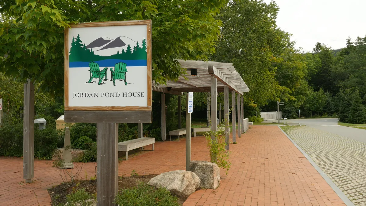 Island Explorer bus stop at Jordan Pond in Acadia National Park - Acadia National Park | KnowOutdoor
