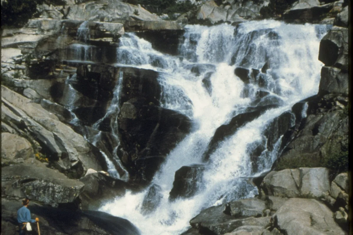 Cold mountain stream crossing in Sequoia National Park - Sequoia National Park | KnowOutdoor