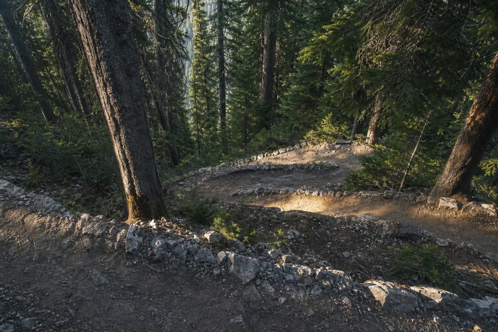 How to Descend Switchbacks Properly