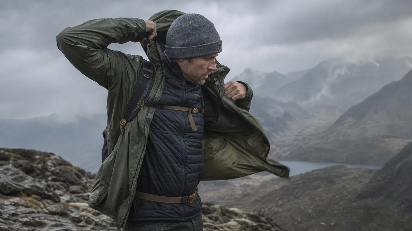 What Are the Early Signs of Hypothermia and How Should You Respond?