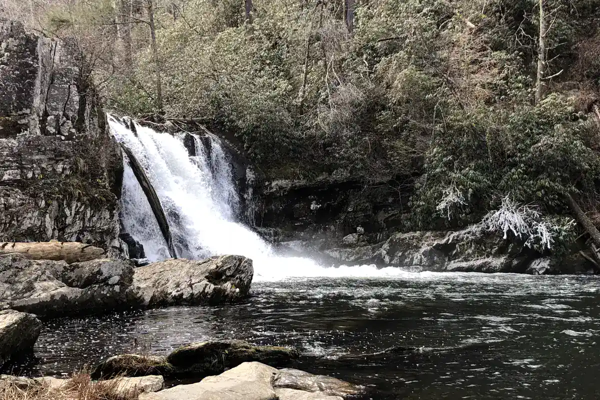Abrams Falls pouring a high volume of water into the pool below